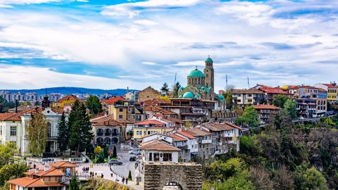 Why is it better to buy a property in Veliko Tarnovo than in Prague?